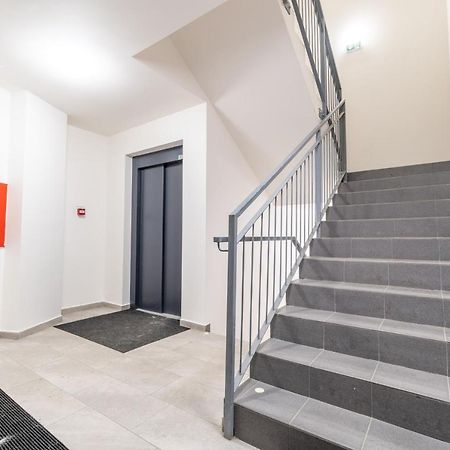Brand New Studio Apartment # 42 In Brand New Building With Free Parking In The Center Praha Exteriér fotografie
