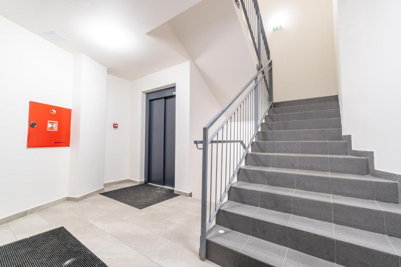 Brand New Studio Apartment # 42 In Brand New Building With Free Parking In The Center Praha Exteriér fotografie