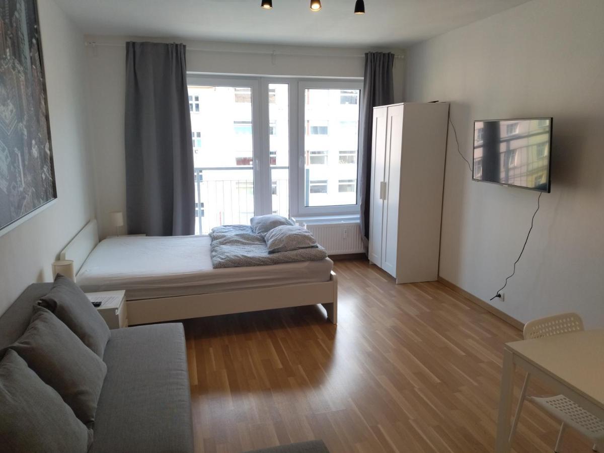 Brand New Studio Apartment # 42 In Brand New Building With Free Parking In The Center Praha Exteriér fotografie